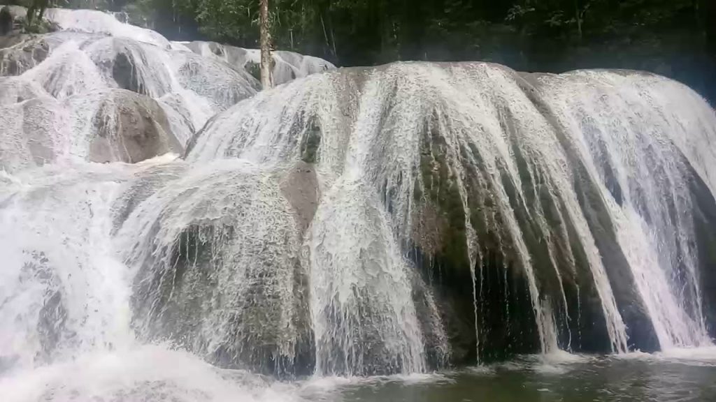 Destinasi Air Terjun dan Danau di Sidenreng Rappang yang Jarang Diketahui