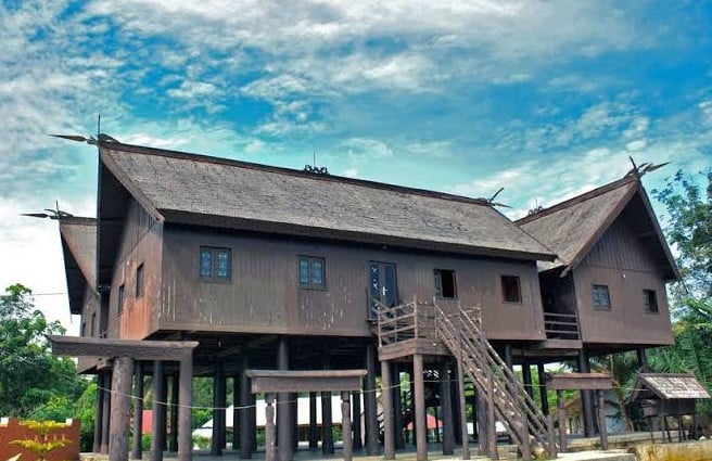 Rumah Adat Datae